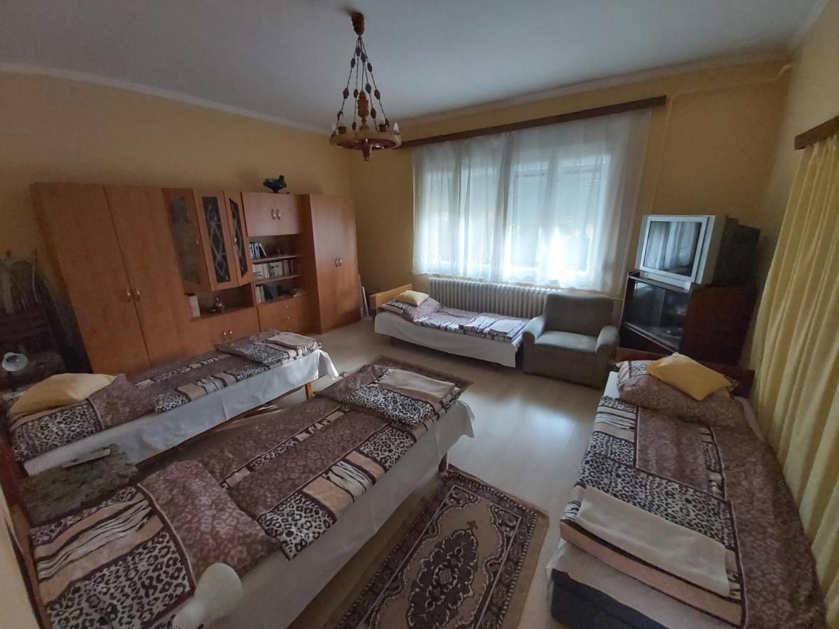 Vár-lak Vendégház Szendro Exterior foto